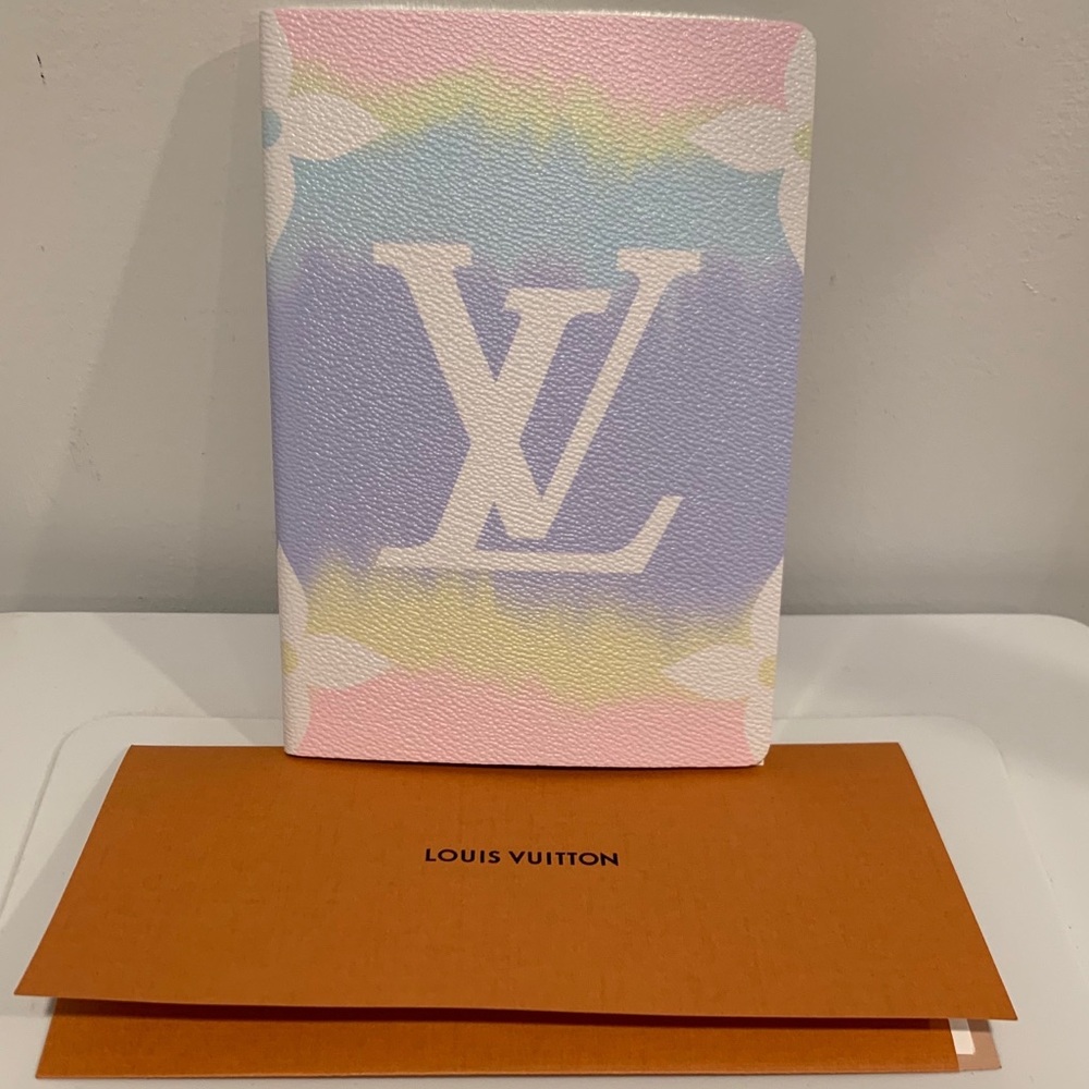 LOUIS VUITTON Clemence Notebook